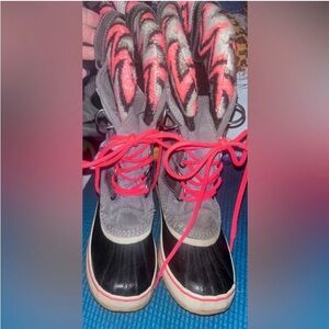 Sorel Joan of Artic Waterproof Gray and Pink Lace-Up Snow Boots Size 8.5